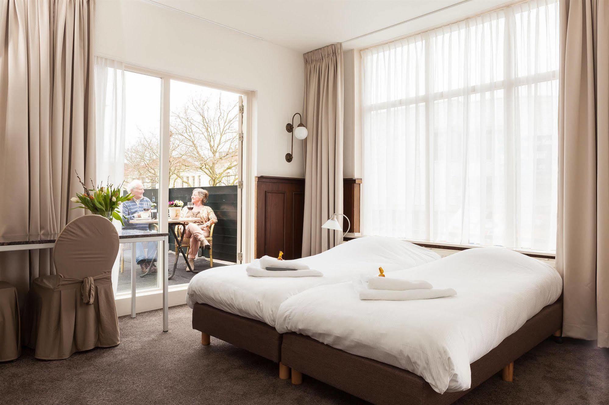 Hotel Stad En Land อัลค์มาร์ ภายนอก รูปภาพ