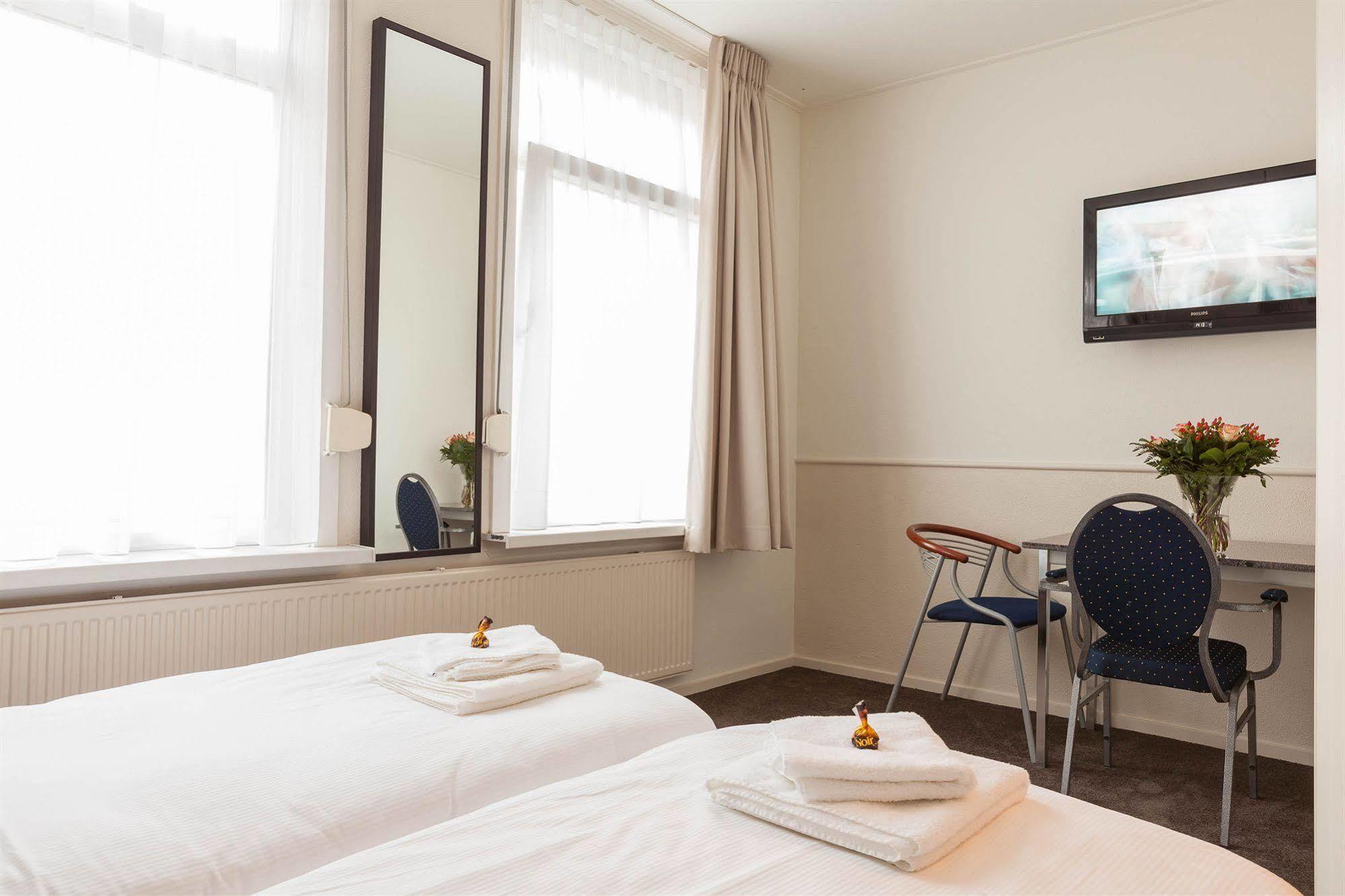 Hotel Stad En Land อัลค์มาร์ ภายนอก รูปภาพ